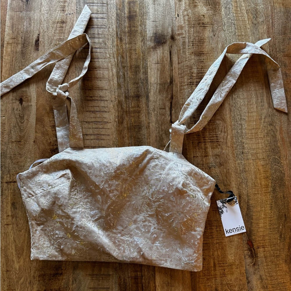 Kensie jacquard champagne and metallic gold tie strap cropped crop top NWT 10